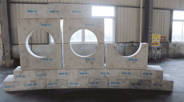 首鋼京唐1#高爐瑞爾陶瓷墊、風口組合磚砌筑完成